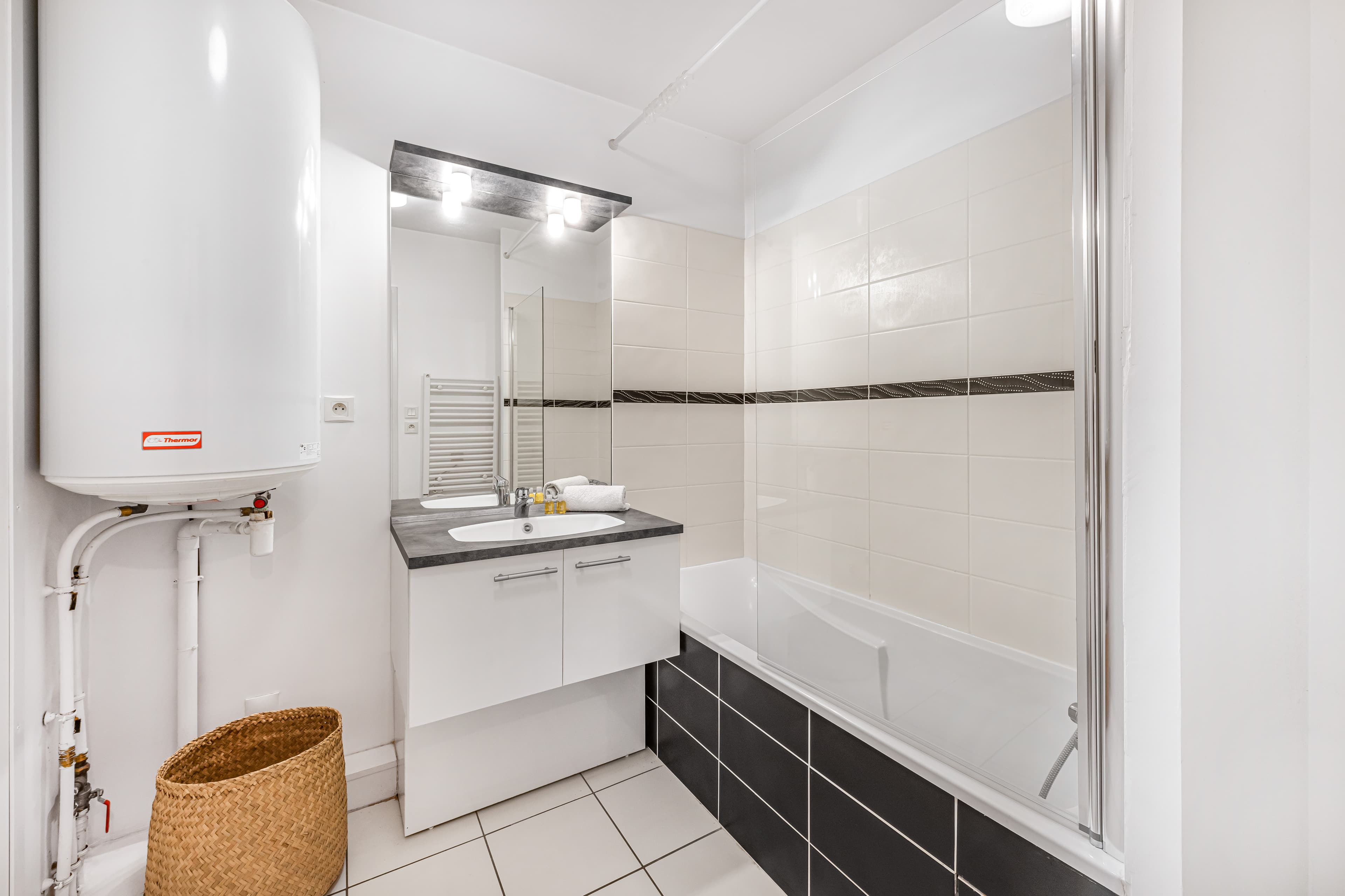 Location meublée tout inclus - T2 avec garage - Villeurbanne - Photo 9