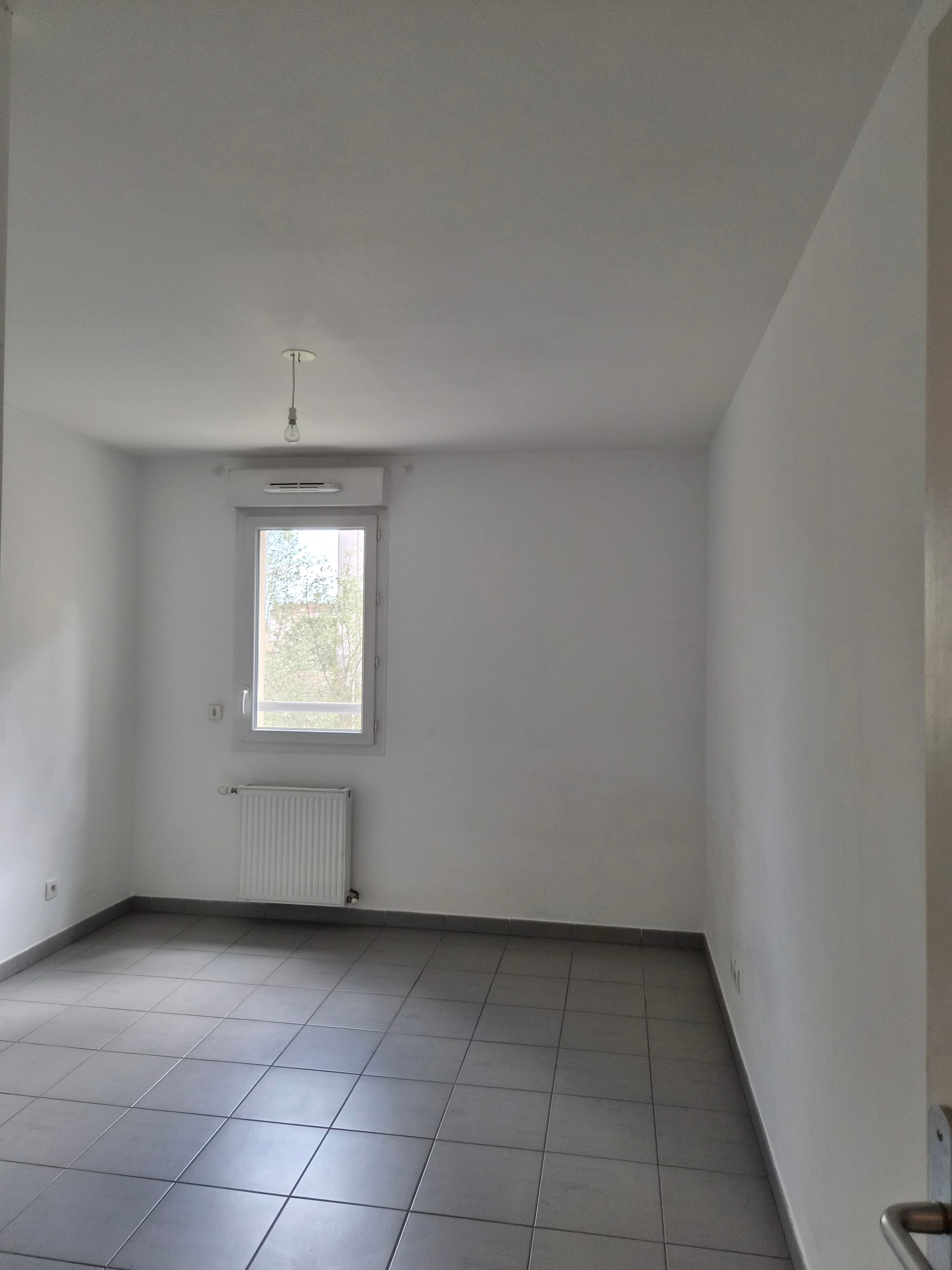 T2 avec balcon et parking en sous sol - Résidence récente - Photo 4