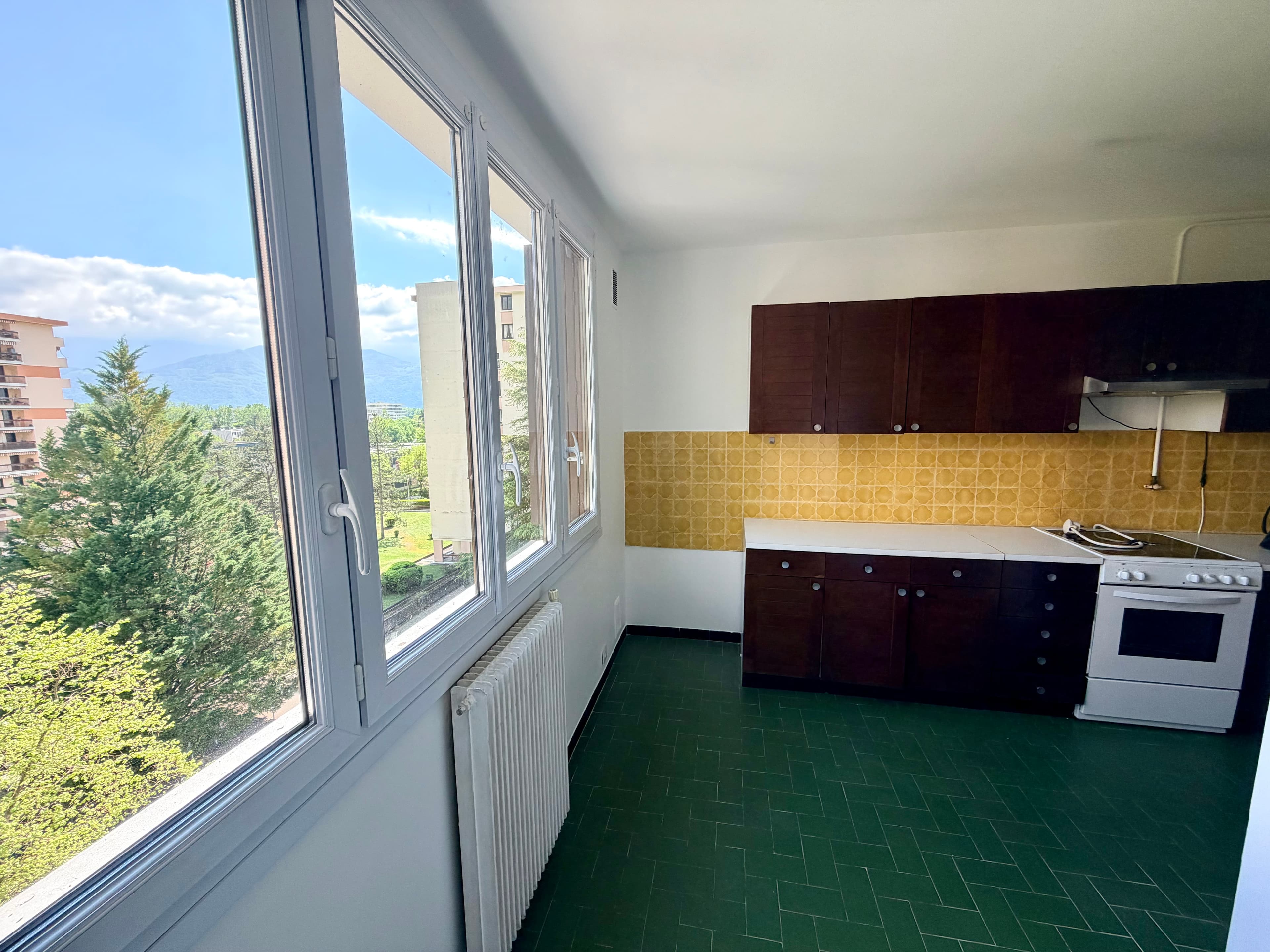 MEYLAN BEL APPARTEMENT TRAVERSANT F4 DONNANT SUR PARC - Photo 9