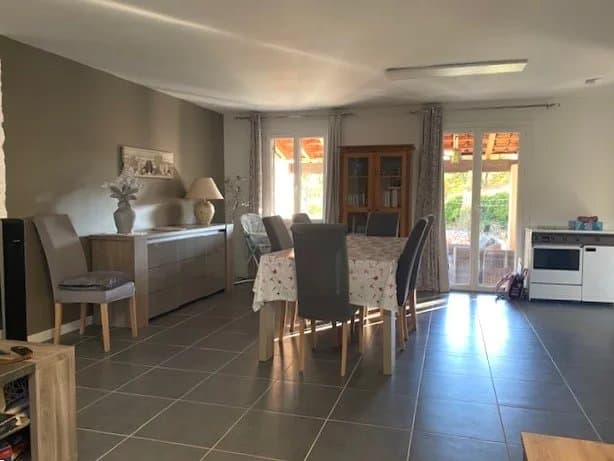 REGUSSE (VAR) - Maison de plain-pied sur 1800 m² de terrain - Photo 3