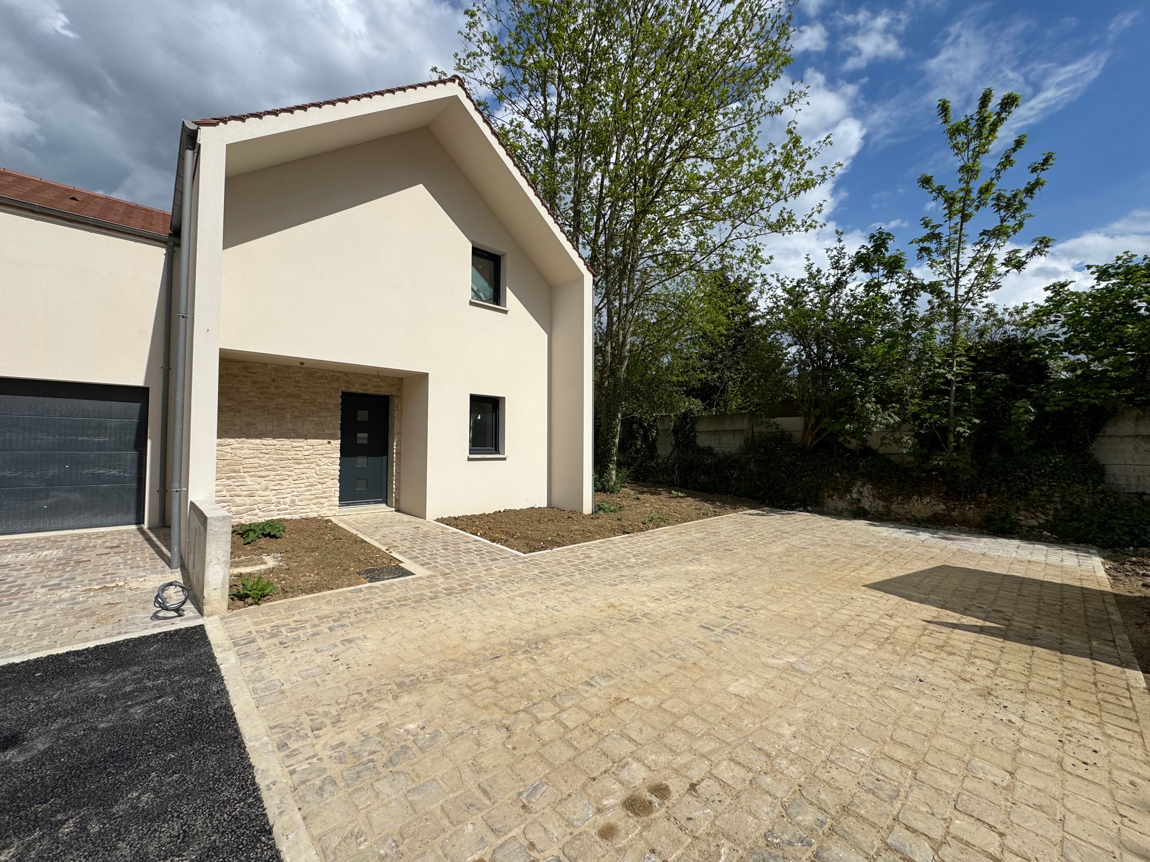 Maison 4 pièces Centre ville Ferrière en Brie