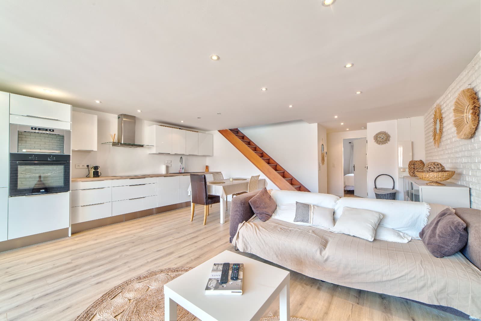 Un art de vivre unique a Cannes Duplex avec terrasse et vue mer - Photo 4